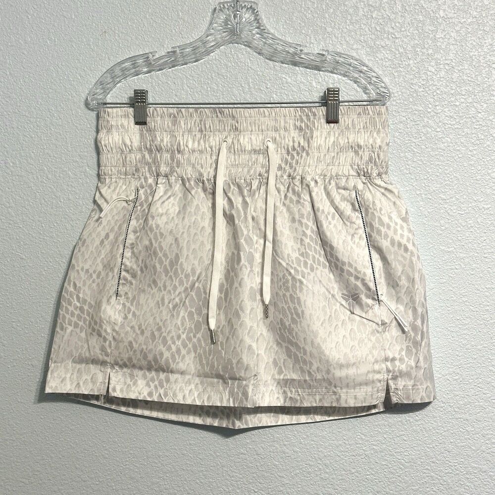 Nike Kobe Women's Woven White Silver Snake Print Skirt IB2720-100 Size Large